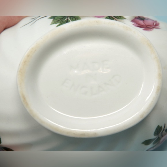 Vintage Johnson’s Brothers ROSE Fine China Gravy Boat Made In England Iron Stone - Picture 11 of 11